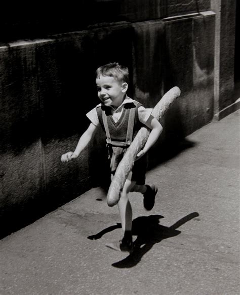 Le Petit Parisien Par Willy Ronis Photographie Artsper