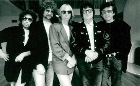 Who Is The Drummer For The Traveling Wilburys – Best Tourist Attractions