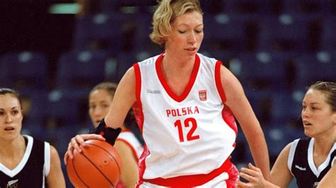 Margo Dydek: The Tallest Female Basketball Player – Basketball Noise