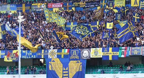 Verona Napoli Scontri Tra Tifosi 600 Ultras Identificati Daspo Per 36