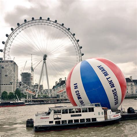 Largest inflatable beach ball: world record set by Baywatch Movie (VIDEO)