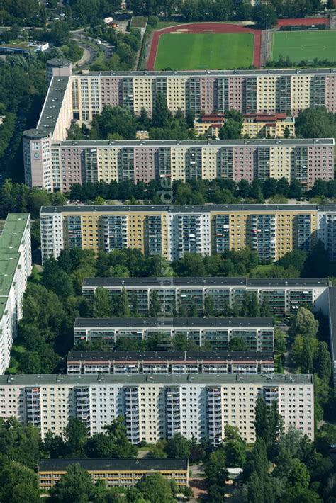 Berlin Aus Der Vogelperspektive Plattenbau Hochhaus Wohnsiedlung An