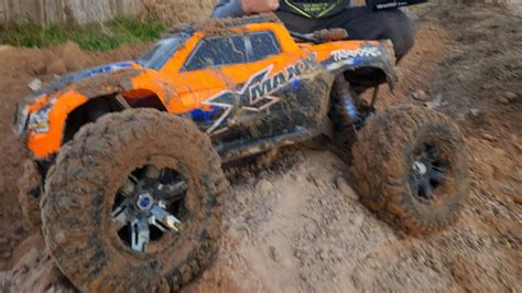 Traxxas Extreme Videos Destruction Xmaxx Vs Xrt Bashing Jumping