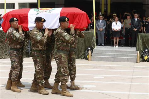 Per Rinde Homenaje P Stumo A Los Siete Polic As Muertos En Emboscada