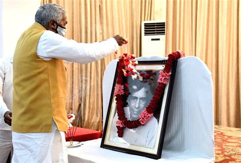 Bihar Governor Fagu Chauhan pays tributes to the great litterateur ...