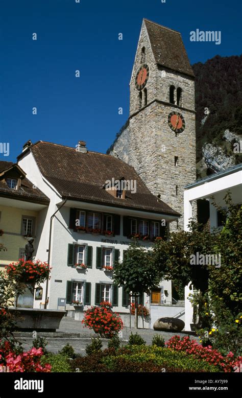 Uhrturm In Altstadt Interlaken Berner Oberland Schweiz Stockfotografie