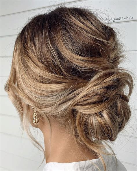 Messy Updo Hairstyles The Most Romantic Updo To Get An Elegant Look