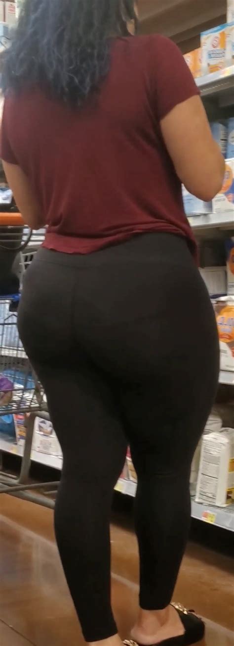 Sexi Latina Madura Caderona En Calzas Marcando Ropa Interior Mujeres Bellas En La Calle