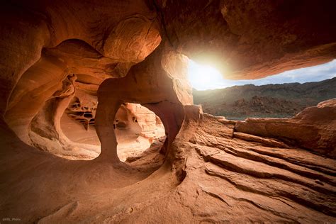 Wind Stone Arch Cave In Valley Of Fire Valley Of Fire Stone Arch Desert Landscaping