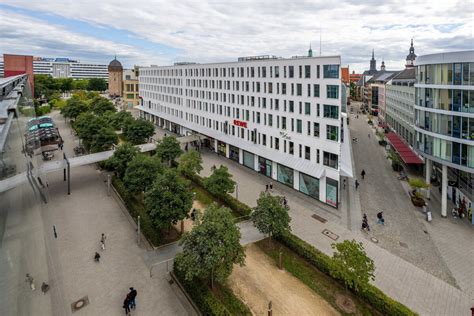 Streit In Chemnitzer City Eskaliert Mann Durch Flaschenwurf Verletzt