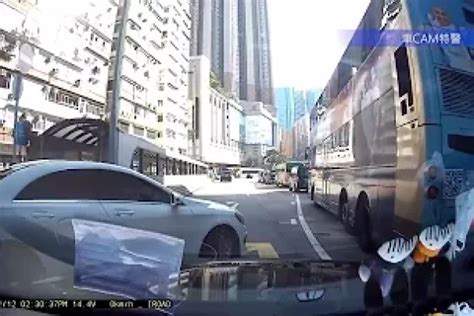 車cam直擊 衰格benz讓線爬頭衝出黎 車cam 影片 Kkleo