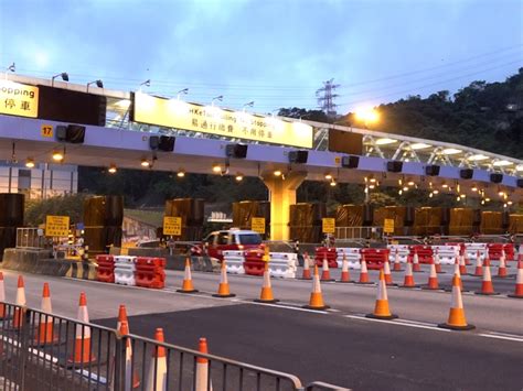 青沙管制區實施易通行大致暢順 小部分重型車入錯線 Rthk