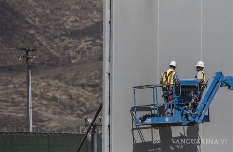 Instalan Los Primeros Prototipos Del Muro De Donald Trump En La Frontera