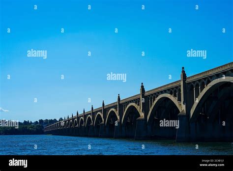 Veterans Memorial Bridge Stock Photo Alamy