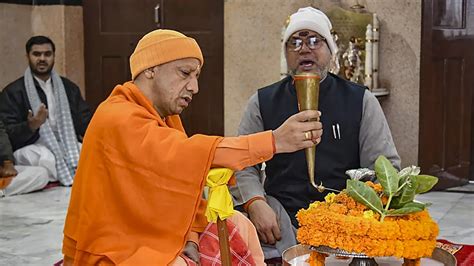 Up Cm Yogi Adityanath Performs Rudrabhishek At Gorakhnath Temple