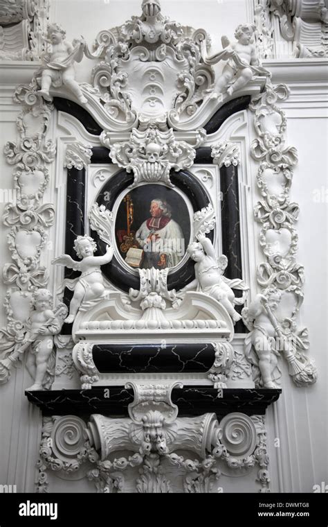 Altar in the Wurzburg Cathedral. Roman Catholic cathedral in Wurzburg ...