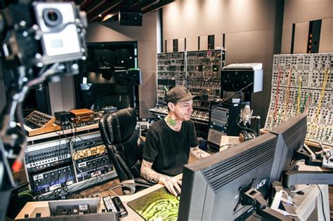 Top 38 Imagen Deadmau5 Studio Worth Abzlocal Fi