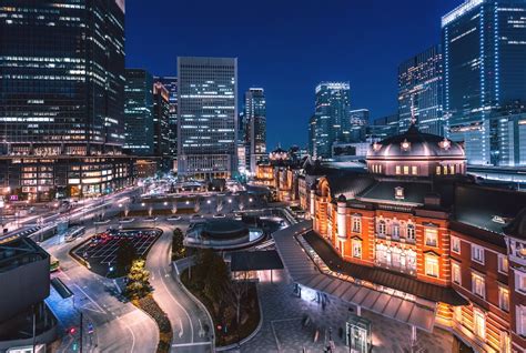 Premium Photo | Tokyo railway station at night