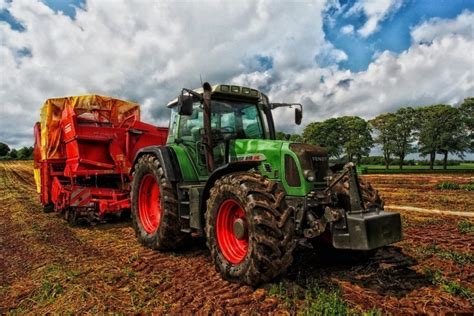 Accident Du Travail Un Agriculteur Meurt Cras Par Son Tracteur En