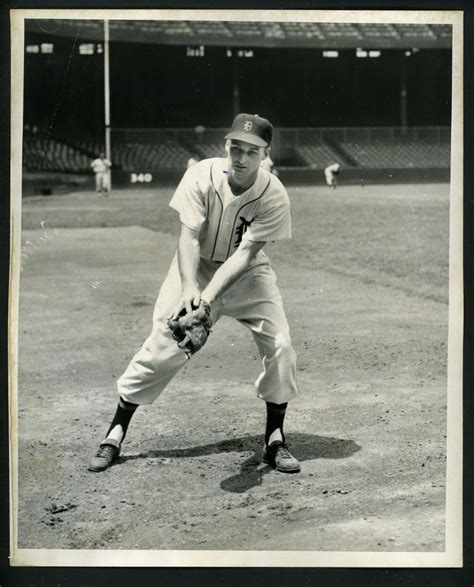 Frank Bolling Fielding Pose Briggs Stadium Press Wire Photo