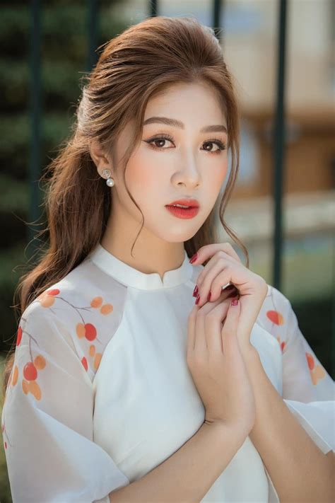 Những hot girl là tiếp viên hàng không từng thi Hoa hậu Việt Nam giờ ra sao