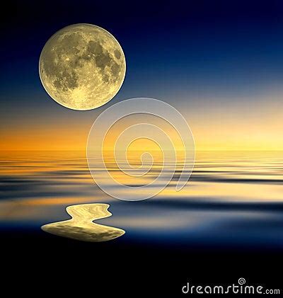 Full Moon Reflection Royalty Free Stock Photos - Image: 4303038