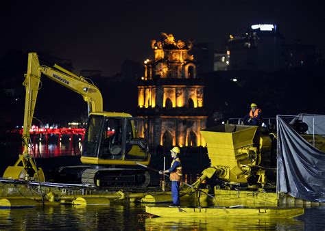 Captivating Night Images Of Hoan Kiem Lake Stunning Night Views Of