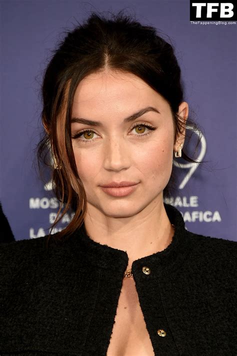 Ana De Armas Poses At A Photocall For Blonde In Venice Photos OnlyFans Leaked Nudes