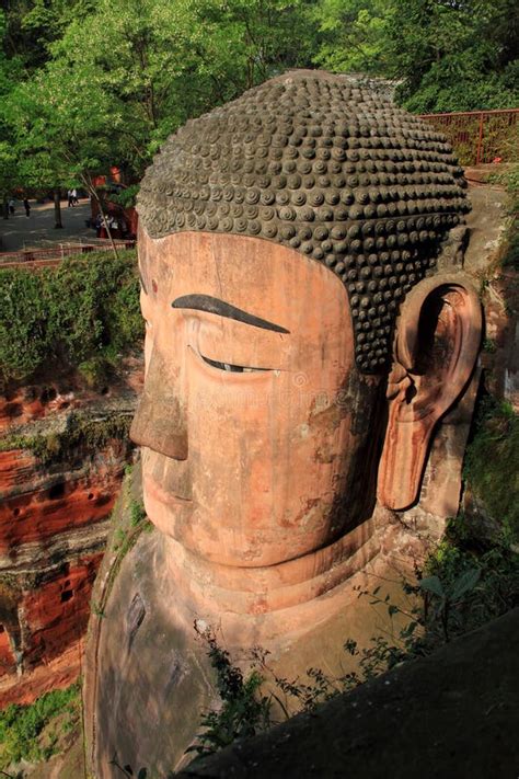 Gigante Buddha De Leshan Foto De Archivo Imagen De Buda 19465360