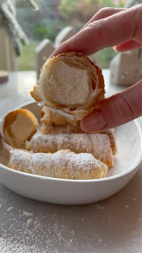 Italian Cream Stuffed Cannoncini Puff Pastry Horns Artofit