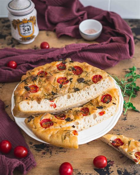 Deliciosamente Nutritiva Focaccia De Masa Madre Integral Con Tomates