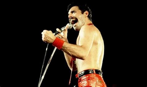 10 Best Freddie Mercury Songs of All Time - Singersroom.com