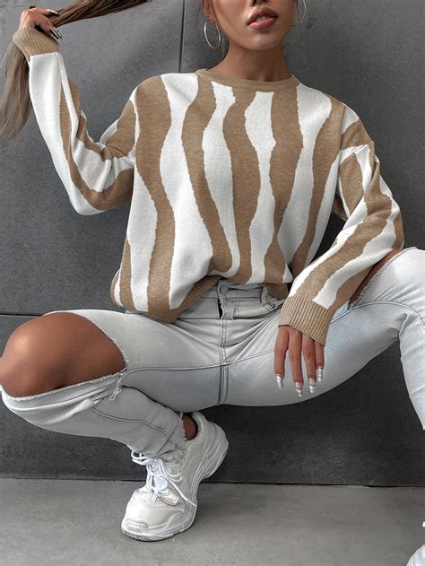 Свитер контрастный