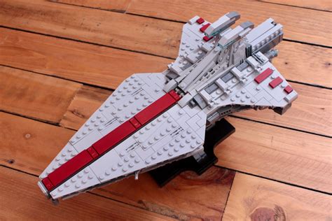 Build A Midi Scale Lego Star Wars Venator Using One Set