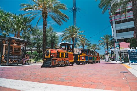 Limousine Service & Party Limo Rental Brandon, FL - Bravo Limo