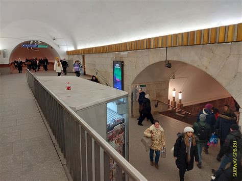 Площадь Восстания, на Московский вокзал - Питерское метро