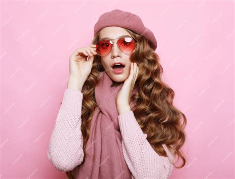 Premium Photo Beautiful Young Female Model With Long Wavy Hair Wearing Pink Beret Scarf And