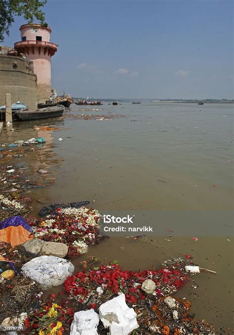 River Ganges Pollution Stock Photo - Download Image Now - Ganges River ...