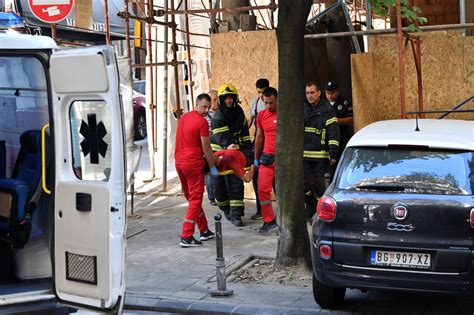 Jeziva Nesre A U Rudniku U Boru Dr Avljaninu Kine Betonska Greda Pala