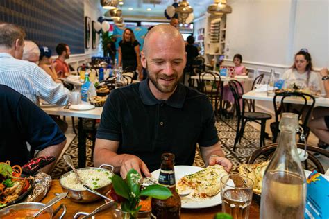 Hot Ones Sean Evans Tries To Avoid Spicy Food When He S Not Filming