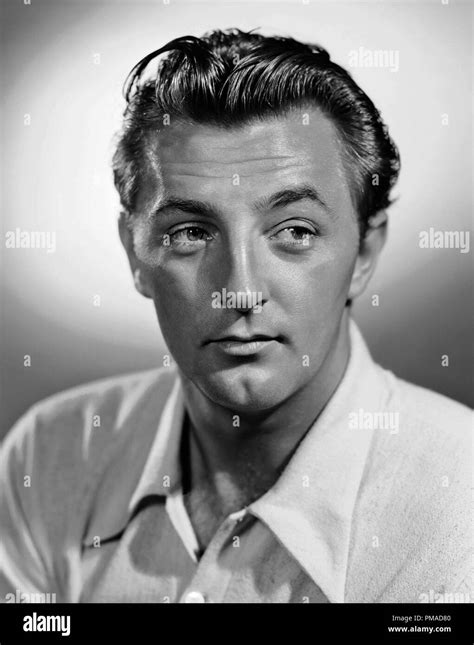 Robert Mitchum Circa 1945 File Reference 32368 682tha Stock Photo Alamy