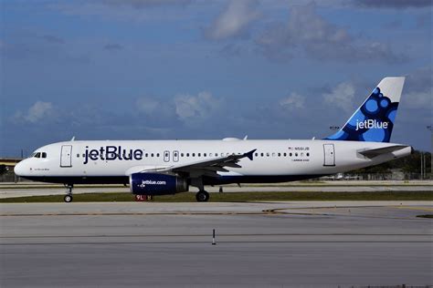 JetBlue Airbus A320 232 N561JB Named La Vie En Blue Th Crocoll Flickr