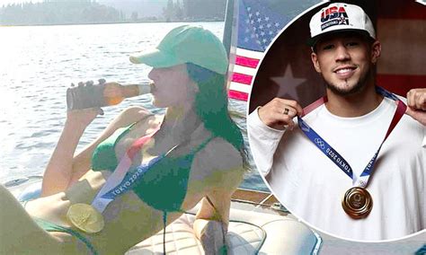 Kendall Jenner Proudly Wears Devin Booker S Tokyo Olympics Gold Medal While In A Bikini On A