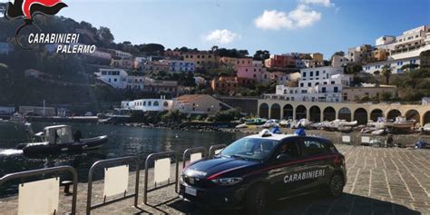 Ustica Anziano Scivola In Mare E Batte La Testa Sugli Scogli Salvato