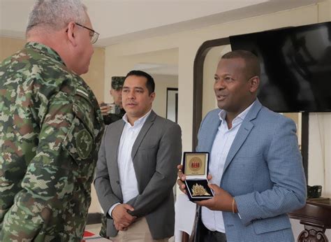 Fuerzas Militares De Colombia On Twitter Generalgiraldo Nos Reunimos Con El Gobcauca