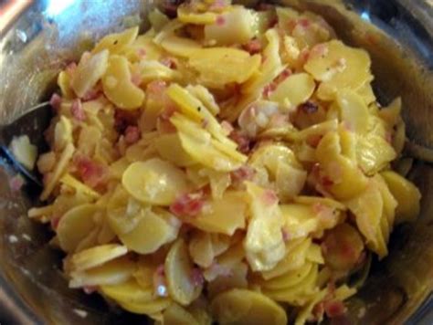 Speckkartoffelsalat Mit Wienerle Rezept Kochbar De