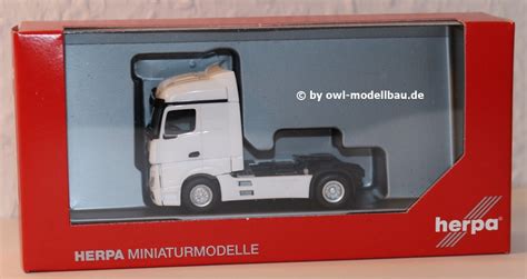 Herpa 309226 Mercedes Benz Actros Streamspace 2 5 weiß 1 87