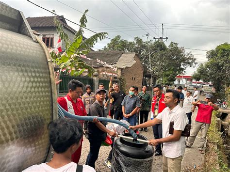 Pertamina Cek Sampel Air Sumur Warga Yang Diduga Tercemar Bbm