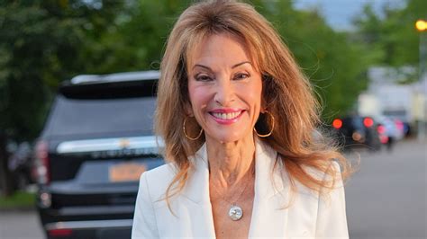 Susan Lucci 77 Wears Glam Silky Suit For Wonderful Picture With Special Girlfriends Hello