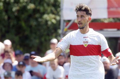 Mittelfeldspieler des VfB Stuttgart Wie Atakan Karazor stärker in eine